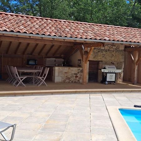 Ferienwohnung Aux Blanches Pierres Fumel Exterior foto