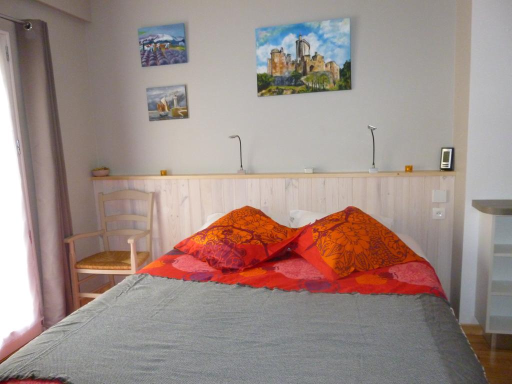 Ferienwohnung Aux Blanches Pierres Fumel Exterior foto